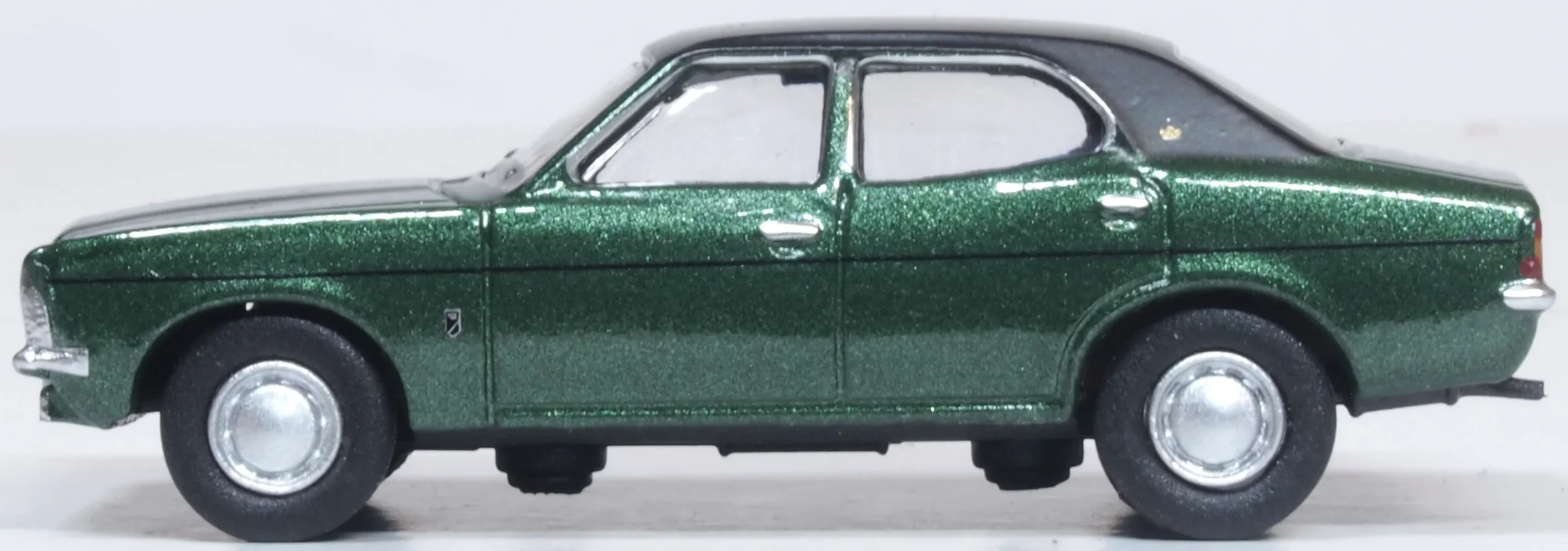 Ford Cortina MkIII Evergreen - Image 3