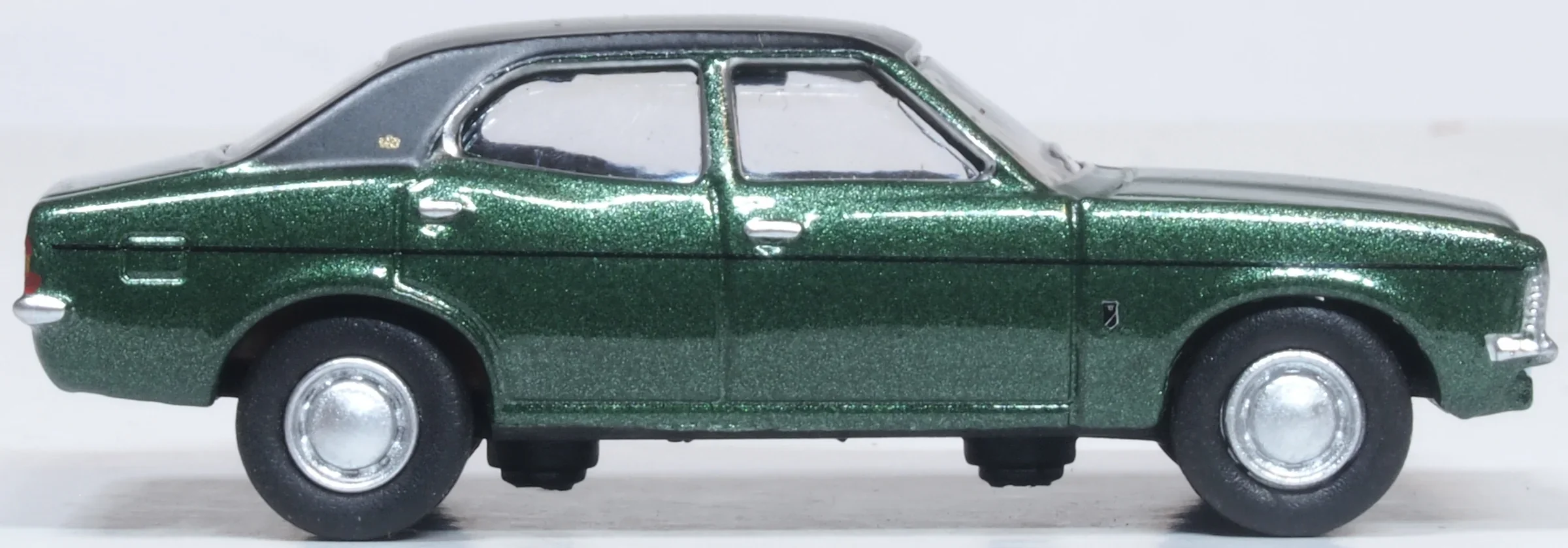 Ford Cortina MkIII Evergreen - Image 4