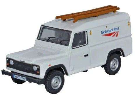 76DEF008 Land Rover Defender Network Rail