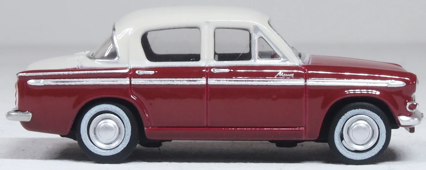 76HM002 Hillman Minx MkIIIa Pippin Red/pearl Grey - Image 4
