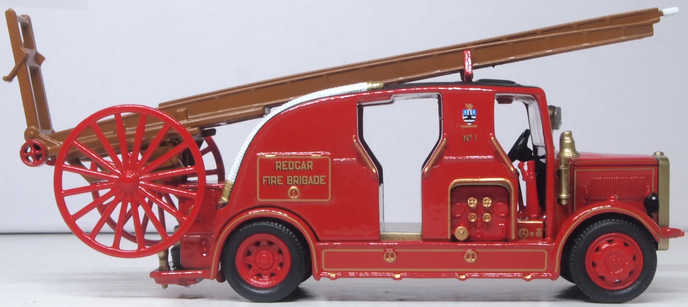 76LC004 Leyland Cub FK7 Redcar Fire Brigade - Image 3