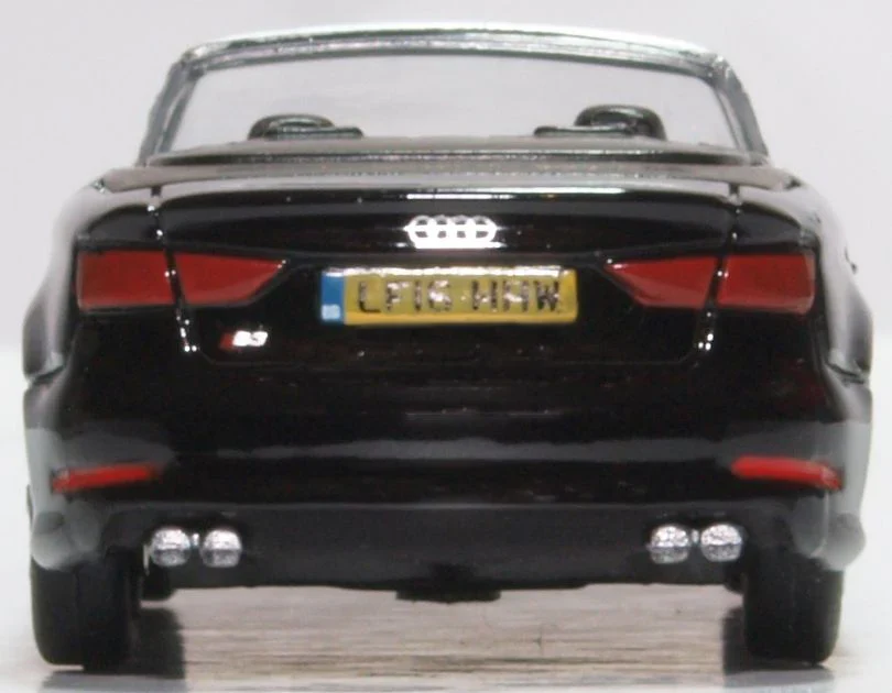 76S3002 Audi S3 Cabriolet Mythos Black - Image 3