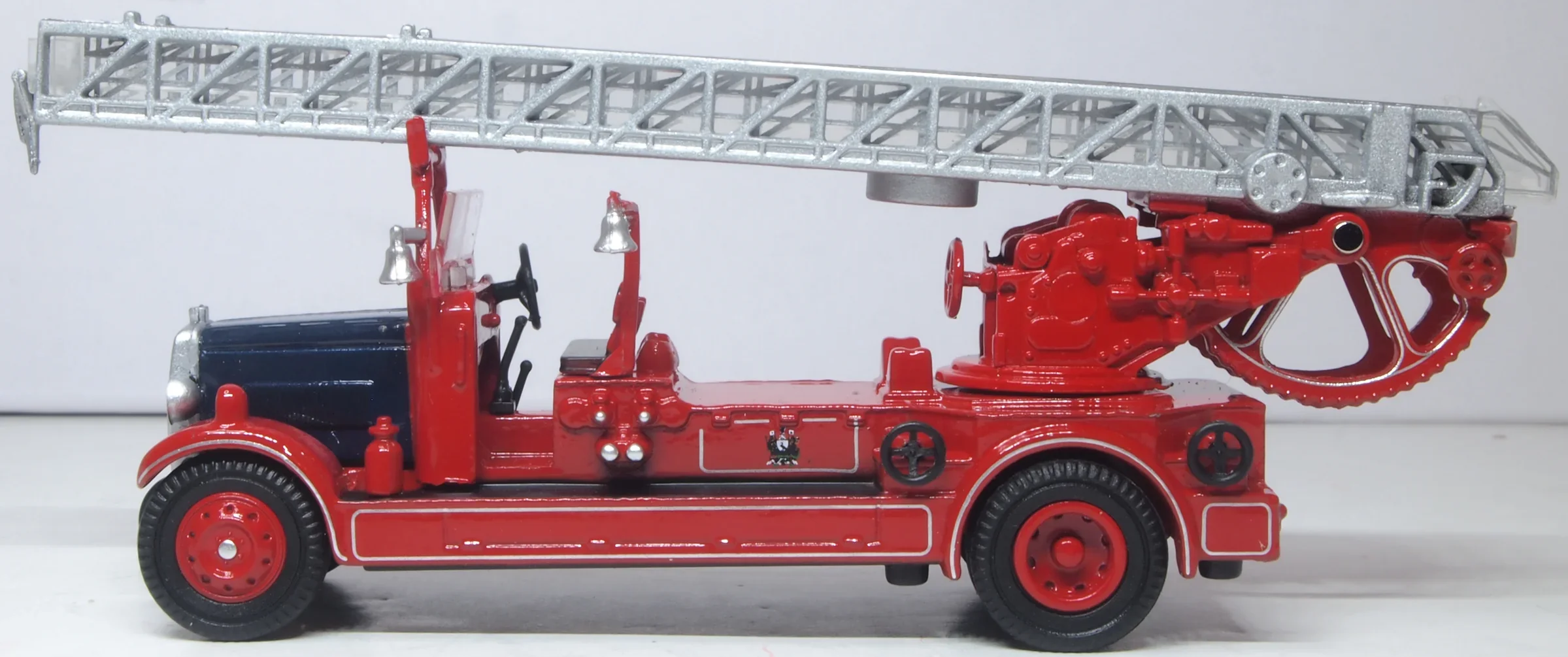 76TLM008 Leyland TLM Liverpool Fire Brigade - Image 2