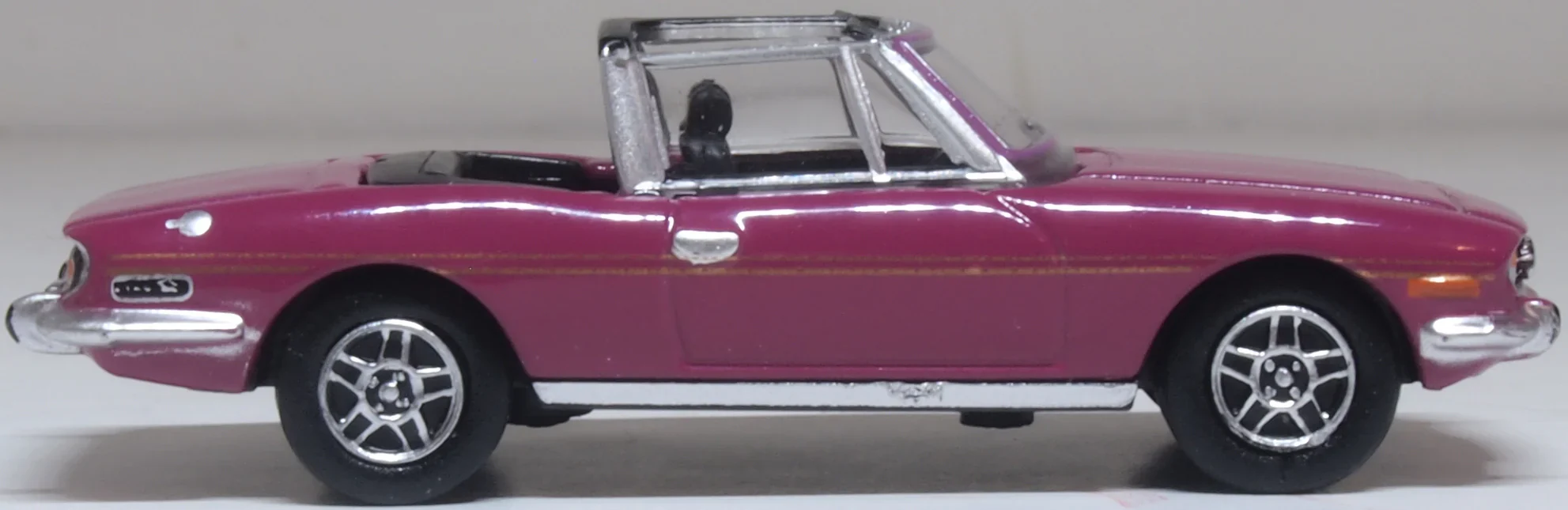 76TS005 Triumph Stag Majenta - Image 4