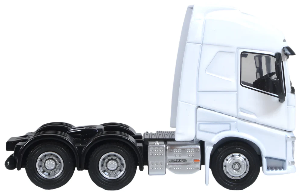Volvo FH4 Cab White - Image 4