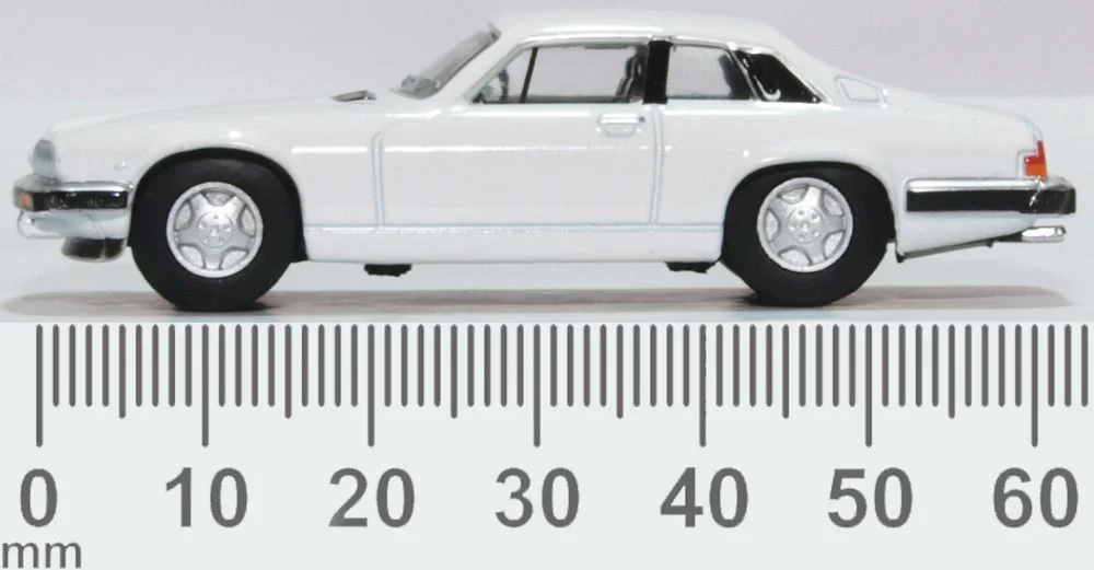 76XJS006 Jaguar XJS White (The Saint) - Image 6