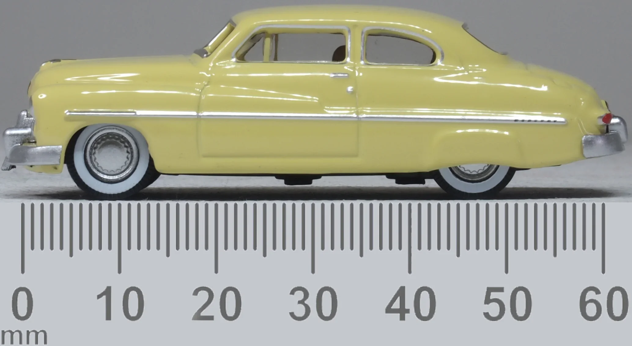 87ME49011 1949 Mercury 8 Coupe Calabash Yellow - Image 6