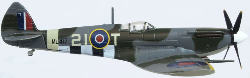 Supermarine Spitfire LF Mk.Ixe 21-T 443 Sqn 1945 Model Aircraft - Image 4