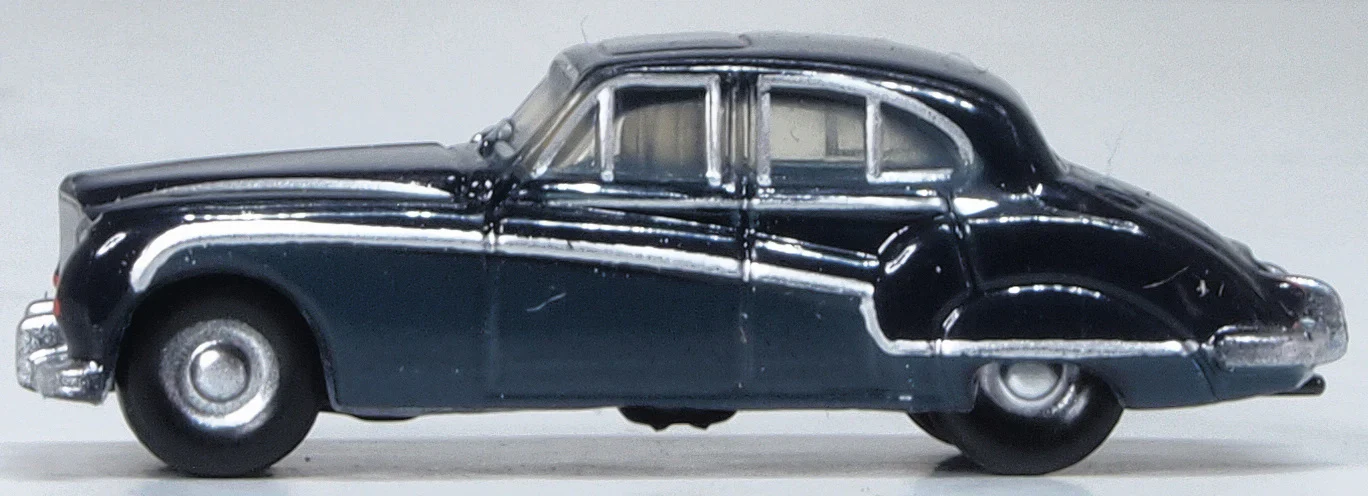Jaguar MkVIII Indigo Blue/Cotswold Blue - Image 3