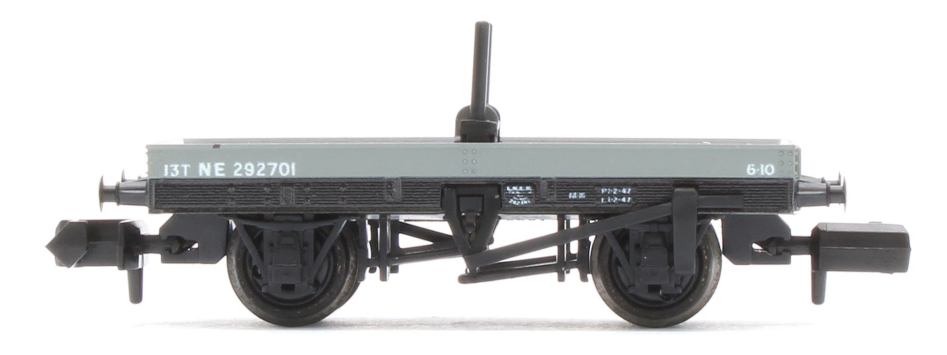 NR1151E 4 Wheel LNER Bolster Wagon Twin Pack - Image 3