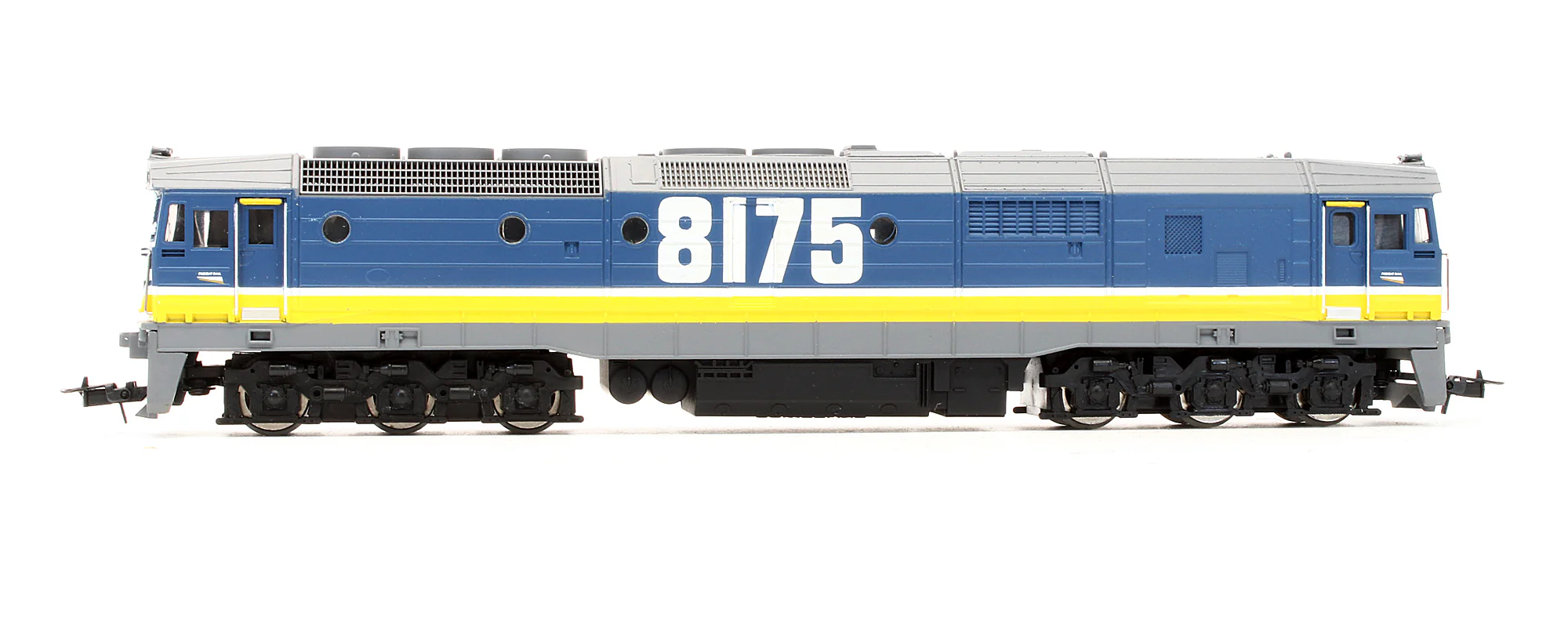 Pre-Owned 'Stealth' 81 Class 8175 Diesel Locomotive - Limited Edition - Image 4