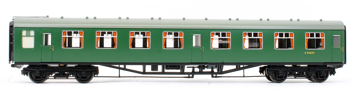 Pre-Owned 31-426A 4CEP EMU 7128 Late SR Multiple Unit Green With Yellow Warning Panels - Image 3