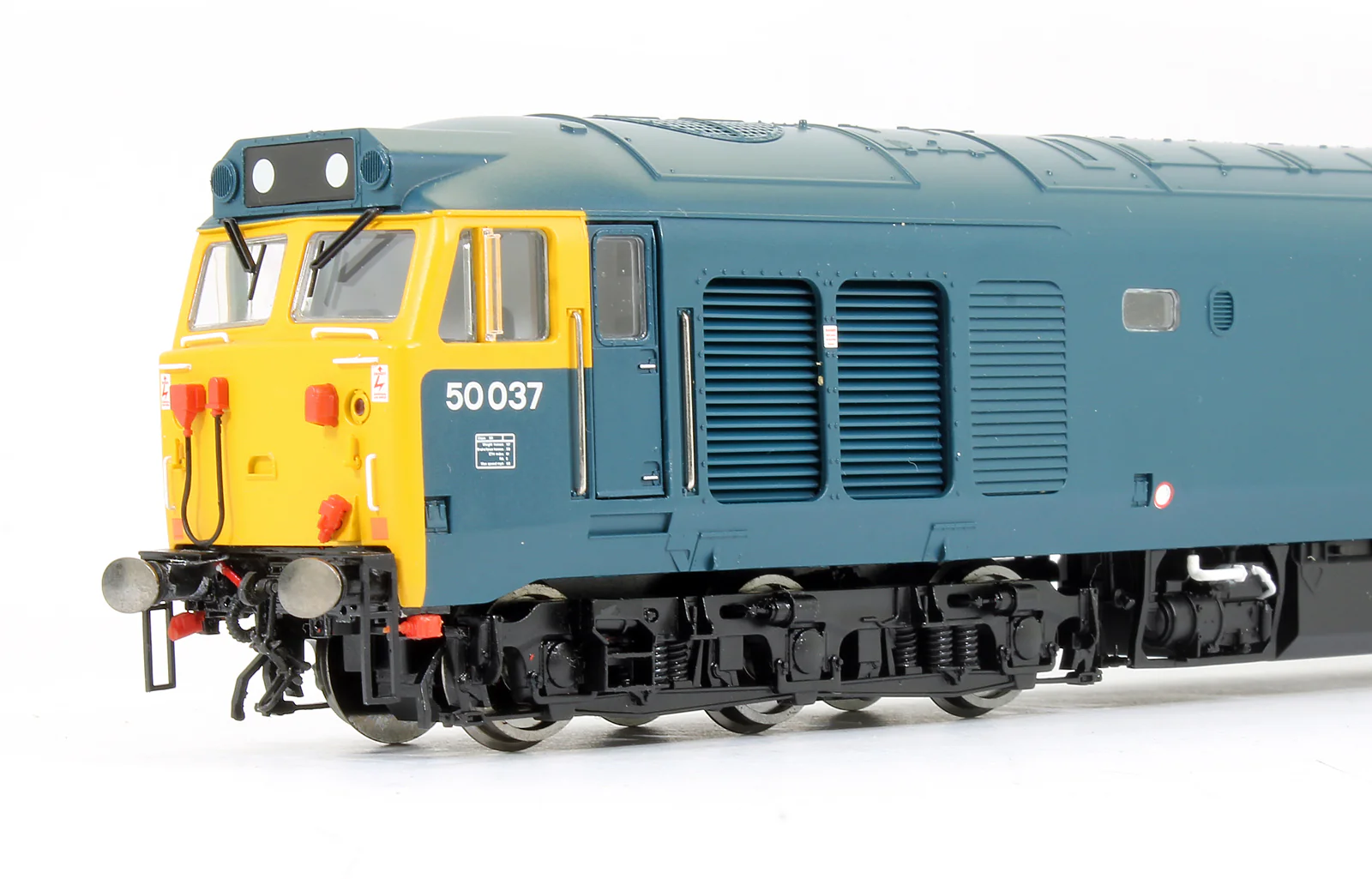 Pre-Owned R2428 BR Blue Class 50037 'Illustrious' Diesel Locomotive - Image 3