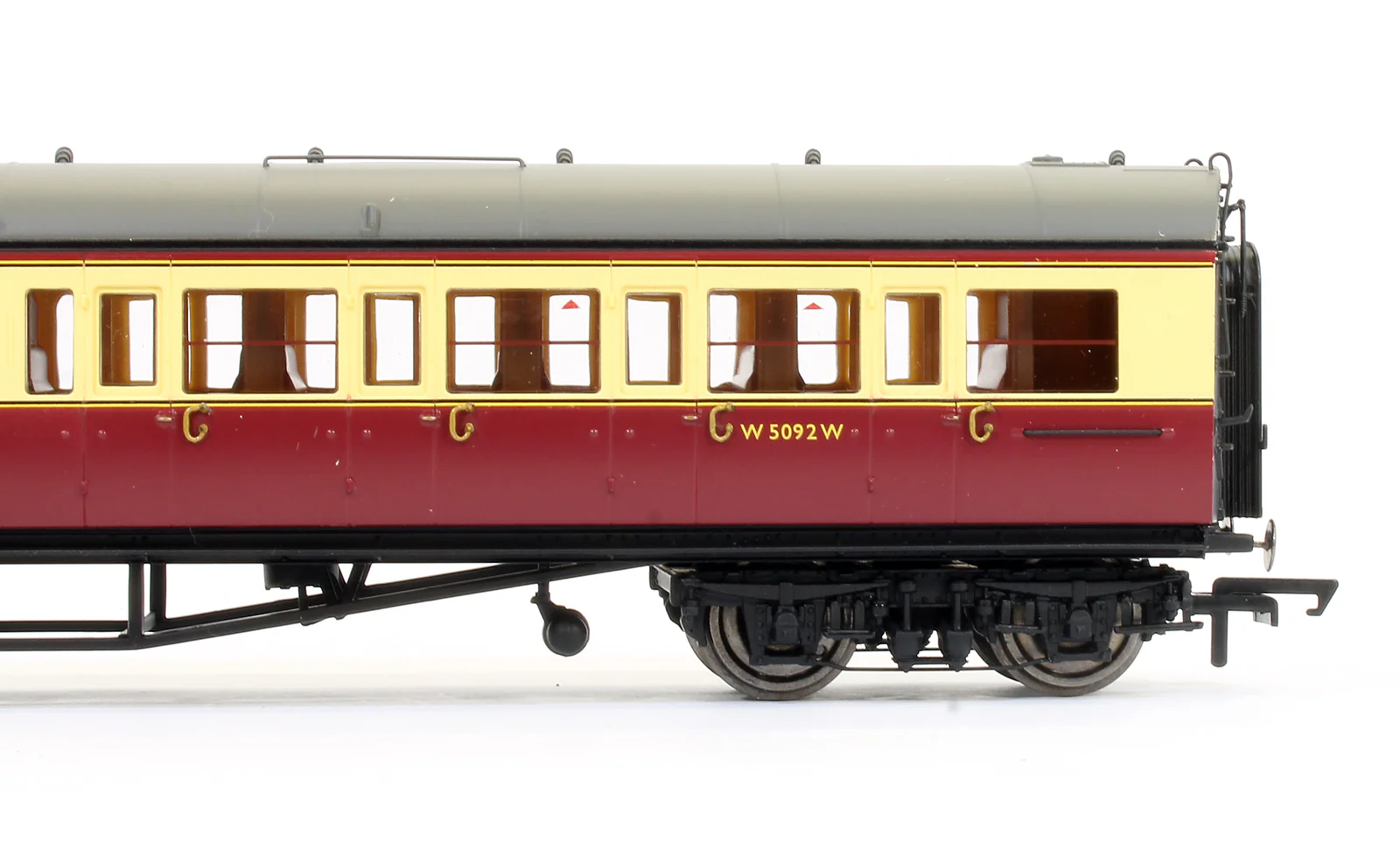 Pre-Owned BR Crimson & Cream Collett Corridor Brake 3rd (LH) Coach 'W5092W' - Image 3
