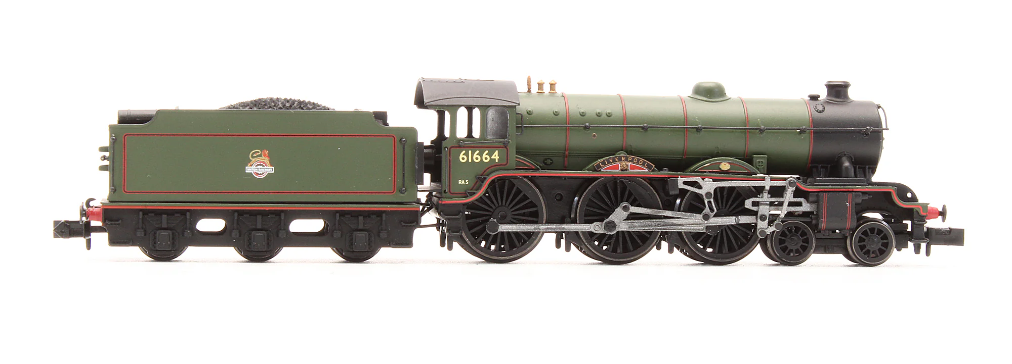 Pre-Owned 2S-020-002D BR Green 4-6-0 B17 'Liverpool' 61664 Steam Locomotive - DCC Fitted - Image 3