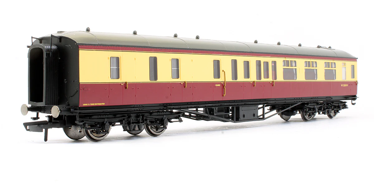 Pre-Owned BR Hawksworth Brake 3rd Class Coach 'W2138W' Crimson & Cream - Image 2