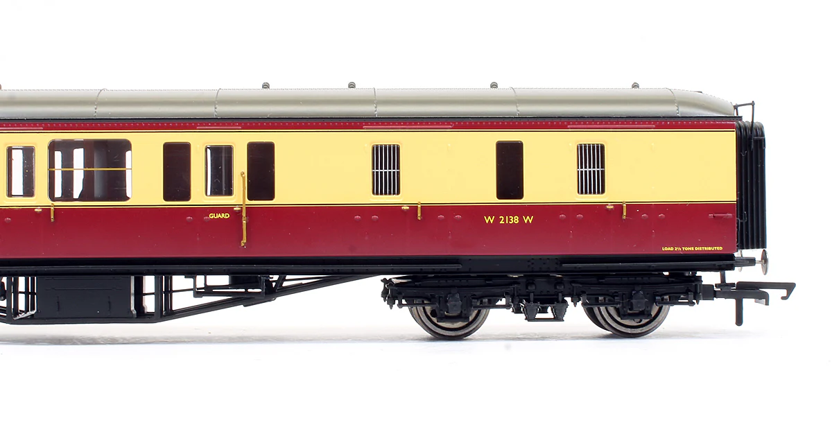Pre-Owned BR Hawksworth Brake 3rd Class Coach 'W2138W' Crimson & Cream - Image 3