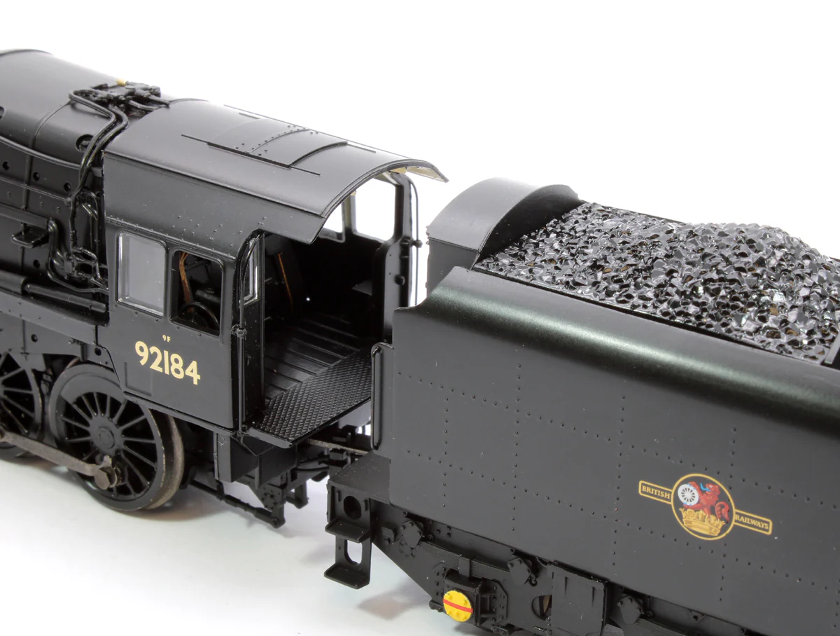 Pre-Owned 32-859B BR Standard 9F with BR1F Tender 92184 BR Black Late Crest Steam Locomotive - Image 9