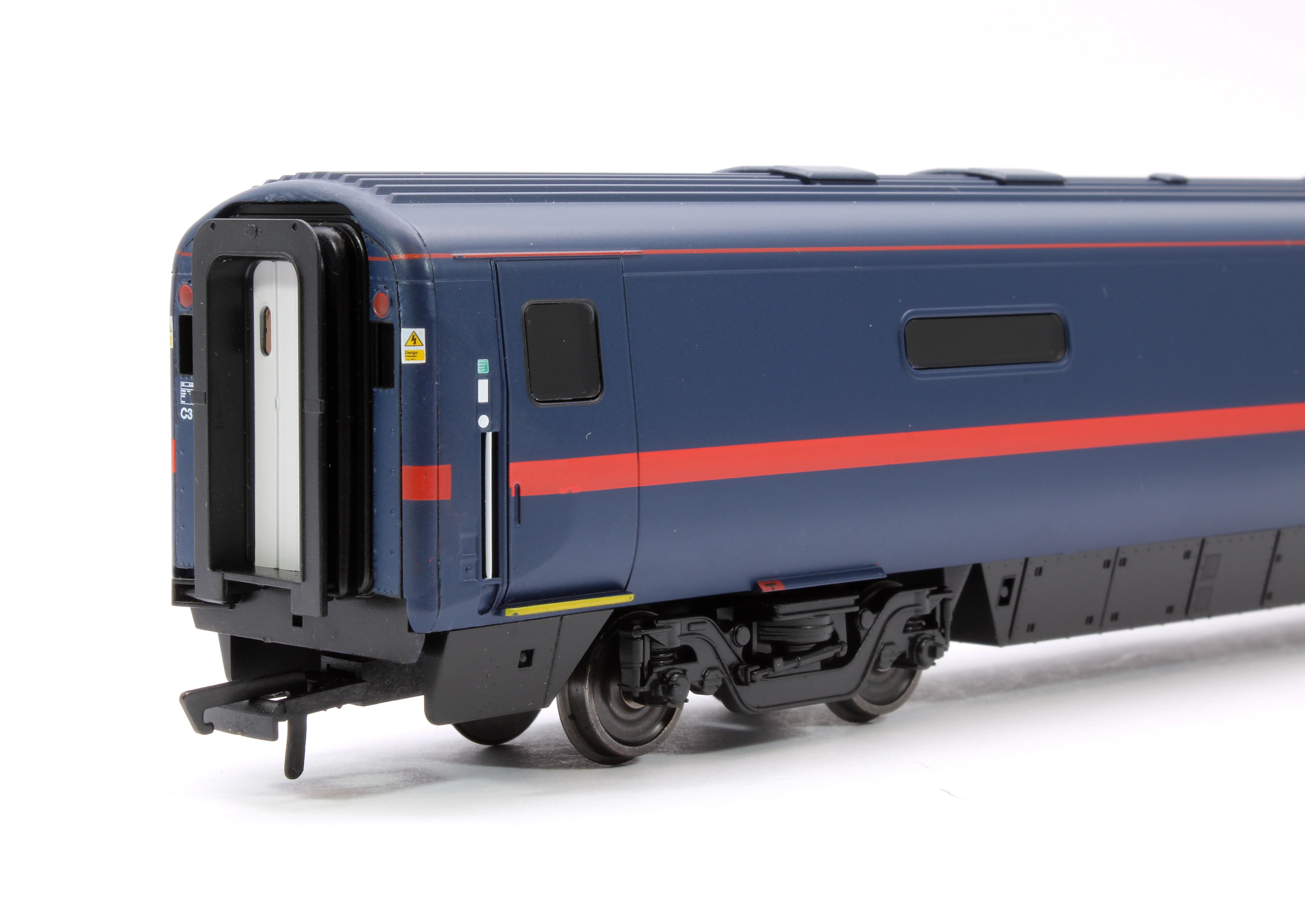 R40146 GNER Mk4 Restaurant First Coach H 10324 - Image 4