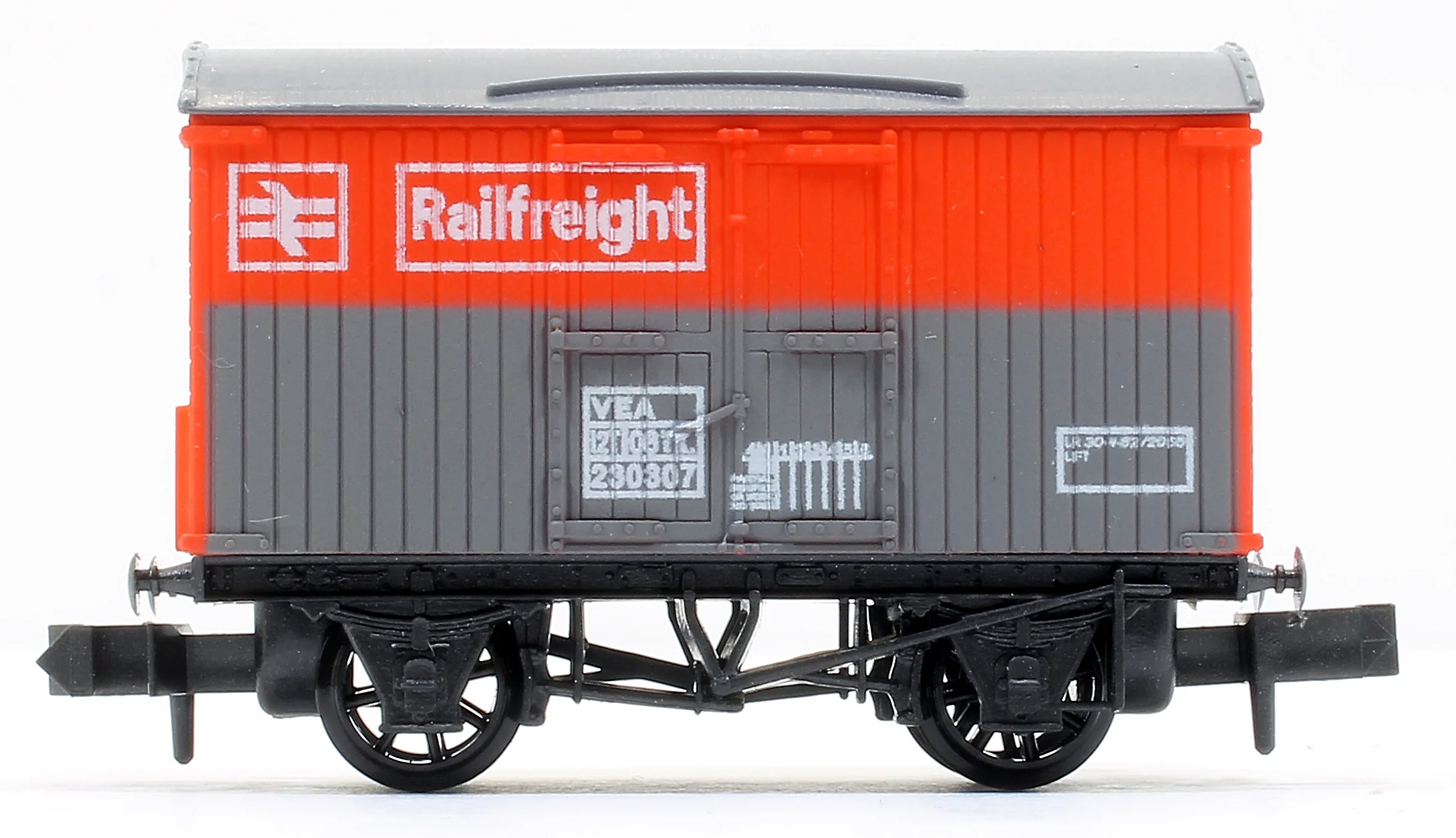 Pre-Owned Railfreight Box Van, BR red/grey No.230307 - Image 3