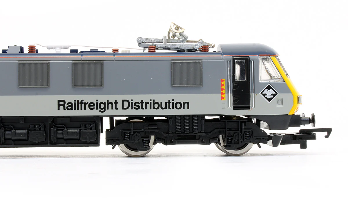 Pre-Owned R270 Railfreight Distribution Class 90131 Electric Locomotive - Image 4