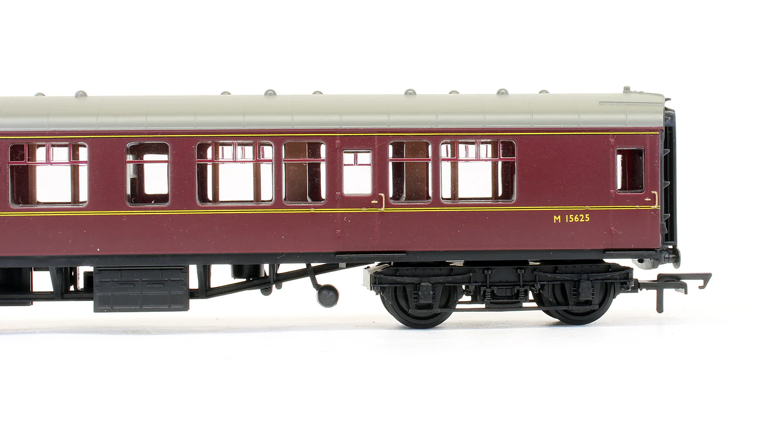Pre-Owned R4350 RailRoad BR Mk1 Composite Coach - BR Maroon M15625 - Image 3