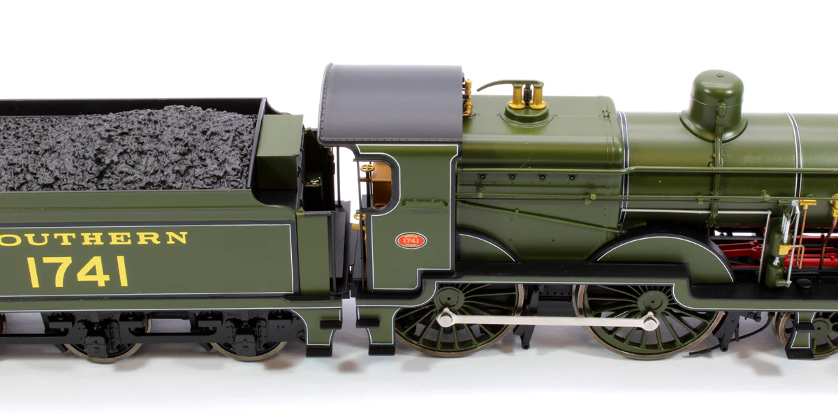 Pre-Owned 4S-027-003S SECR Maunsell D1 Class Southern SR Maunsell Olive Green 4-4-0 Steam Locomotive (with Top Feed) No.1741 - DCC Sound - Image 12
