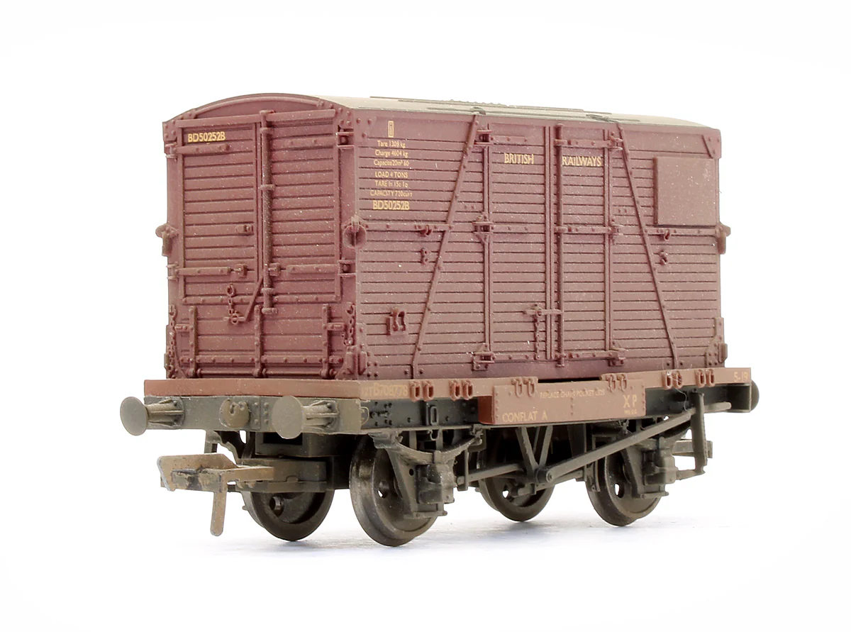 Pre-Owned Set Of 3 Conflats BR Bauxite With BD Containers BR Crimson (Weathered) (Exclusive Edition) - Image 4