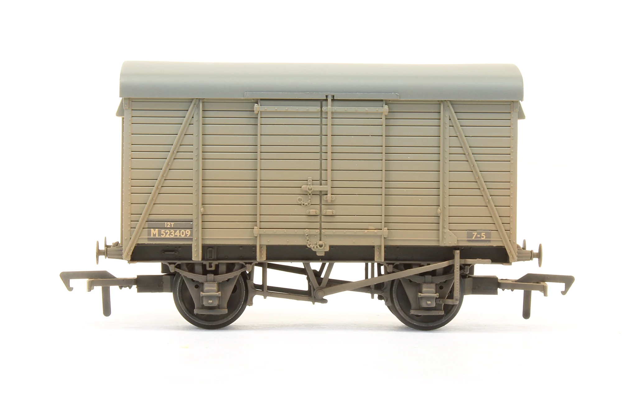 Pre-Owned 38-081C SR 12 Ton Southern 2+2 Planked Ventilated Van BR Grey 'M523409' - Weathered - Image 3