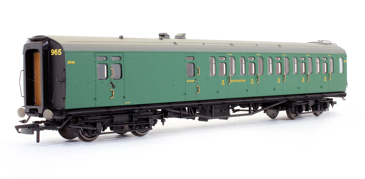 Pre-Owned R4884A SR Bulleid Suburban Brake 3rd Coach '2846' - Image 2