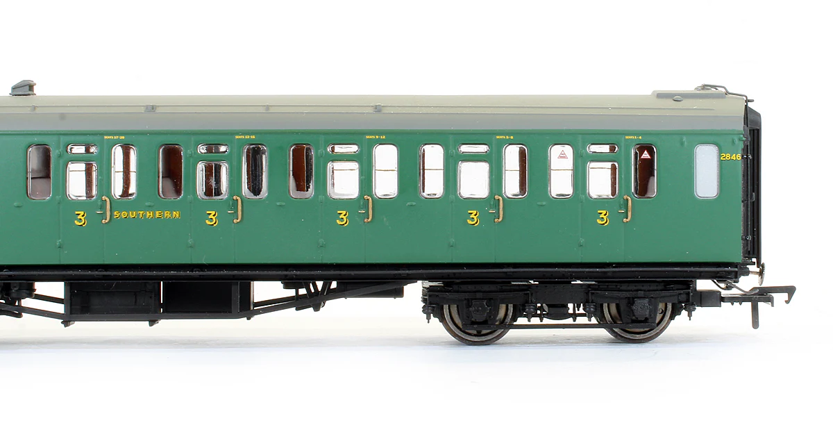 Pre-Owned R4884A SR Bulleid Suburban Brake 3rd Coach '2846' - Image 3