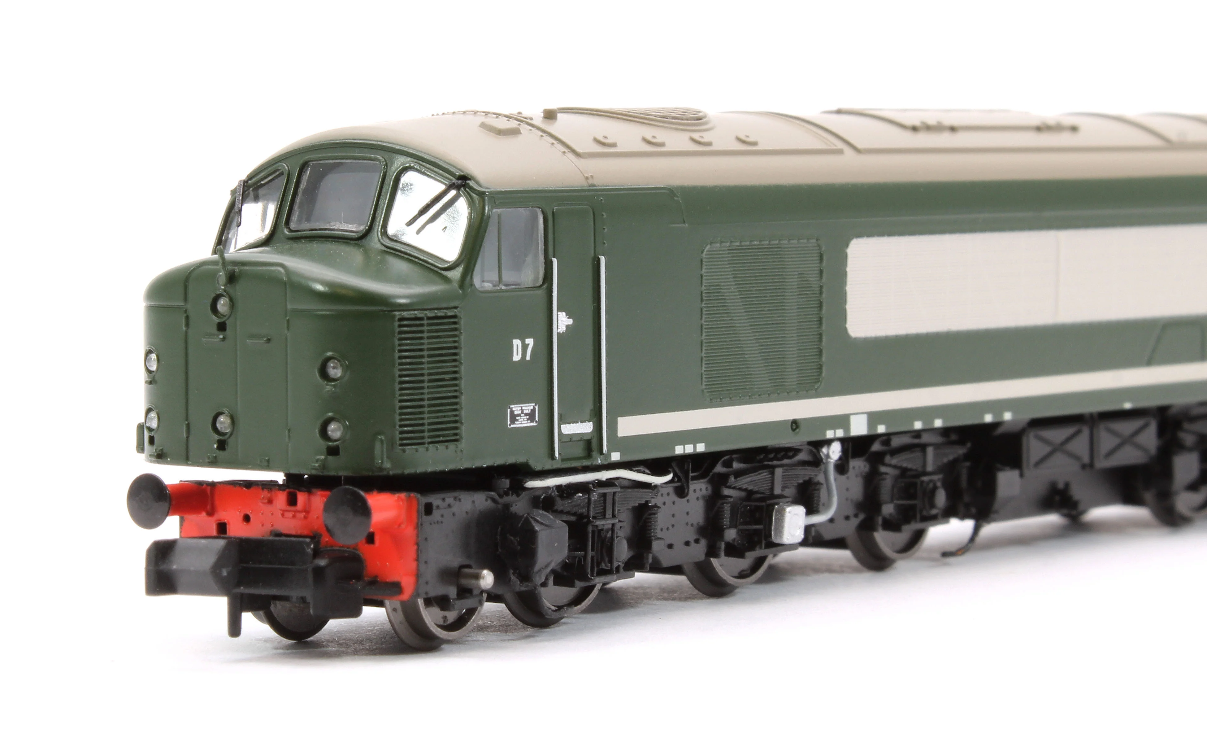 948502 Class 44 D7 "Ingleborough" Plain BR Green Diesel Locomotive (DCC Sound) - Image 8