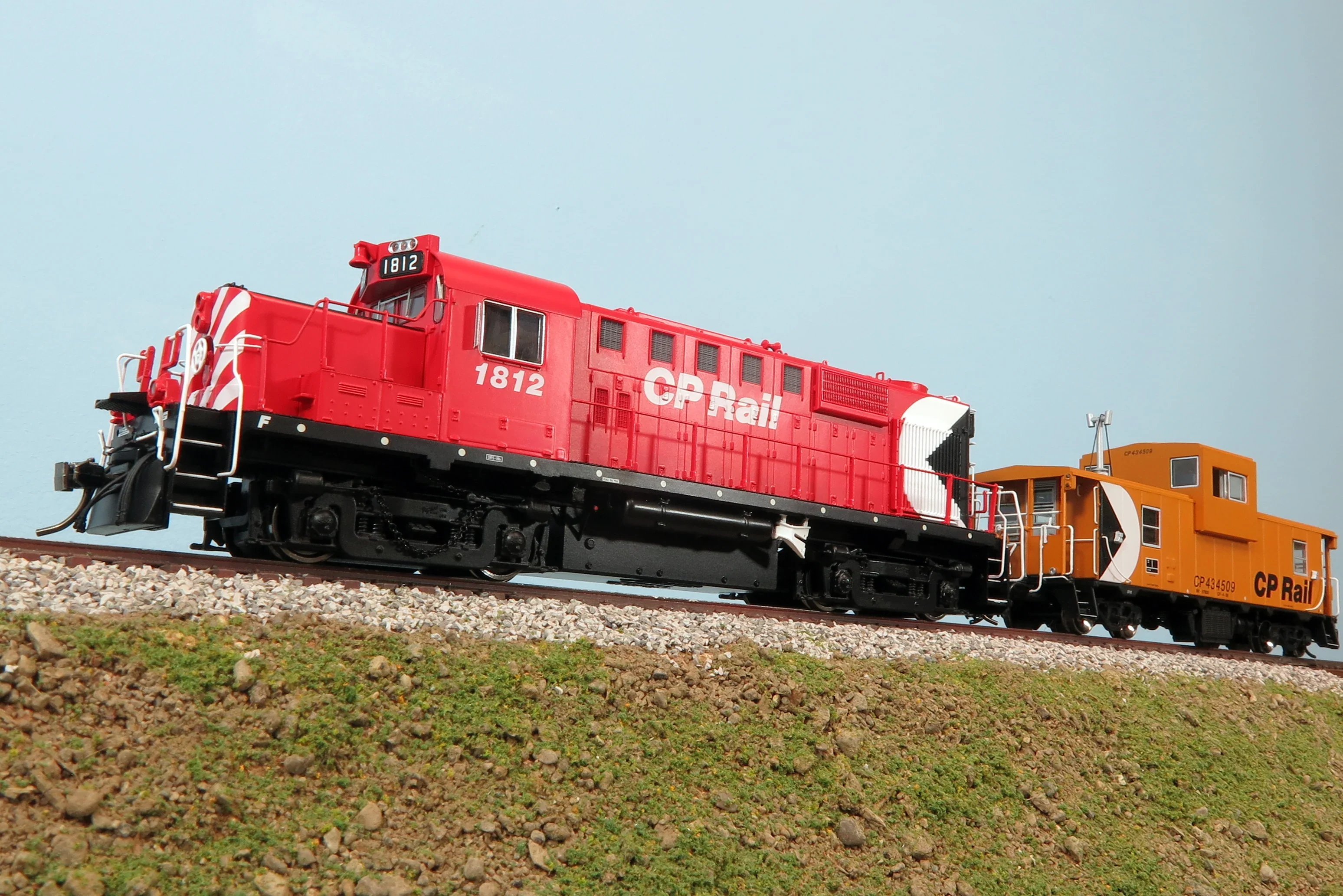 32560 RS-18u CP Rail w/Multimark #1812 Diesel Locomotive - Image 3