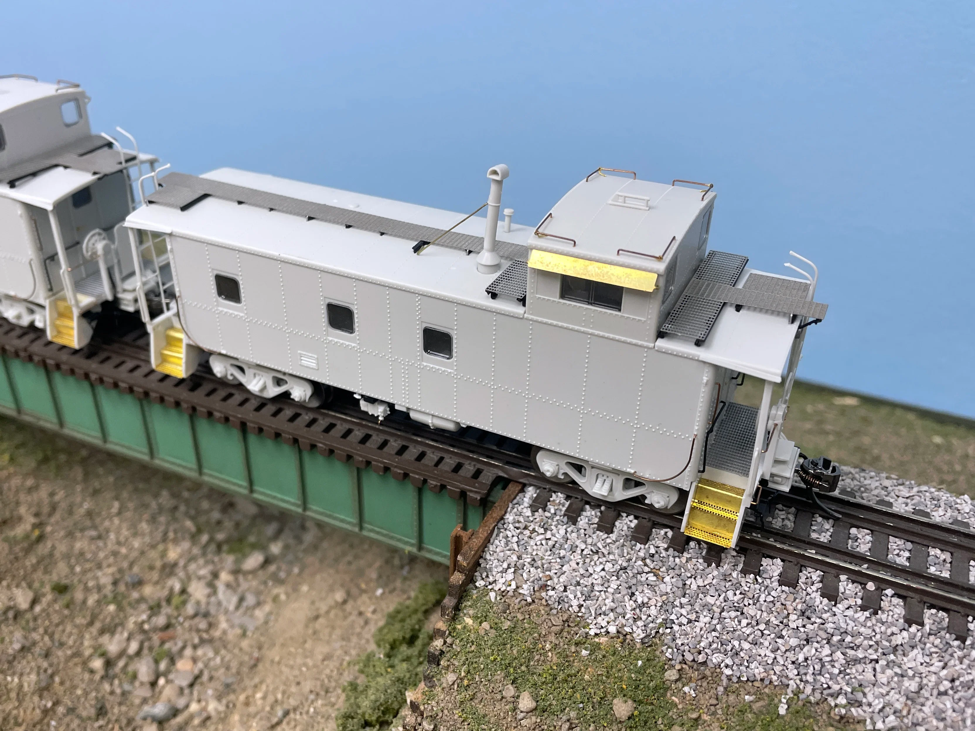 225003 HO D&RGW End Cupola As-built Steel Caboose: Black Scheme: #01408 - Image 5