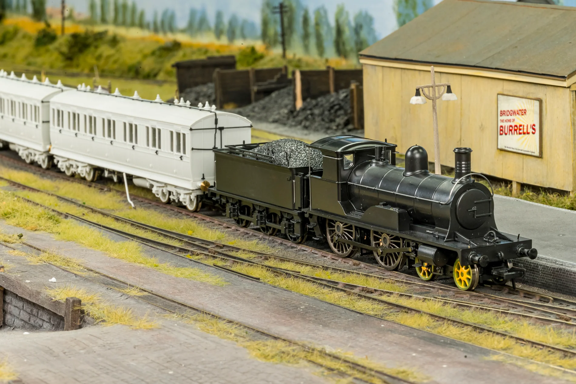 Highland Railway Loch Class 4-4-0 No.14384 'Loch Laggan' LMS Lined Black Steam Locomotive - Image 12