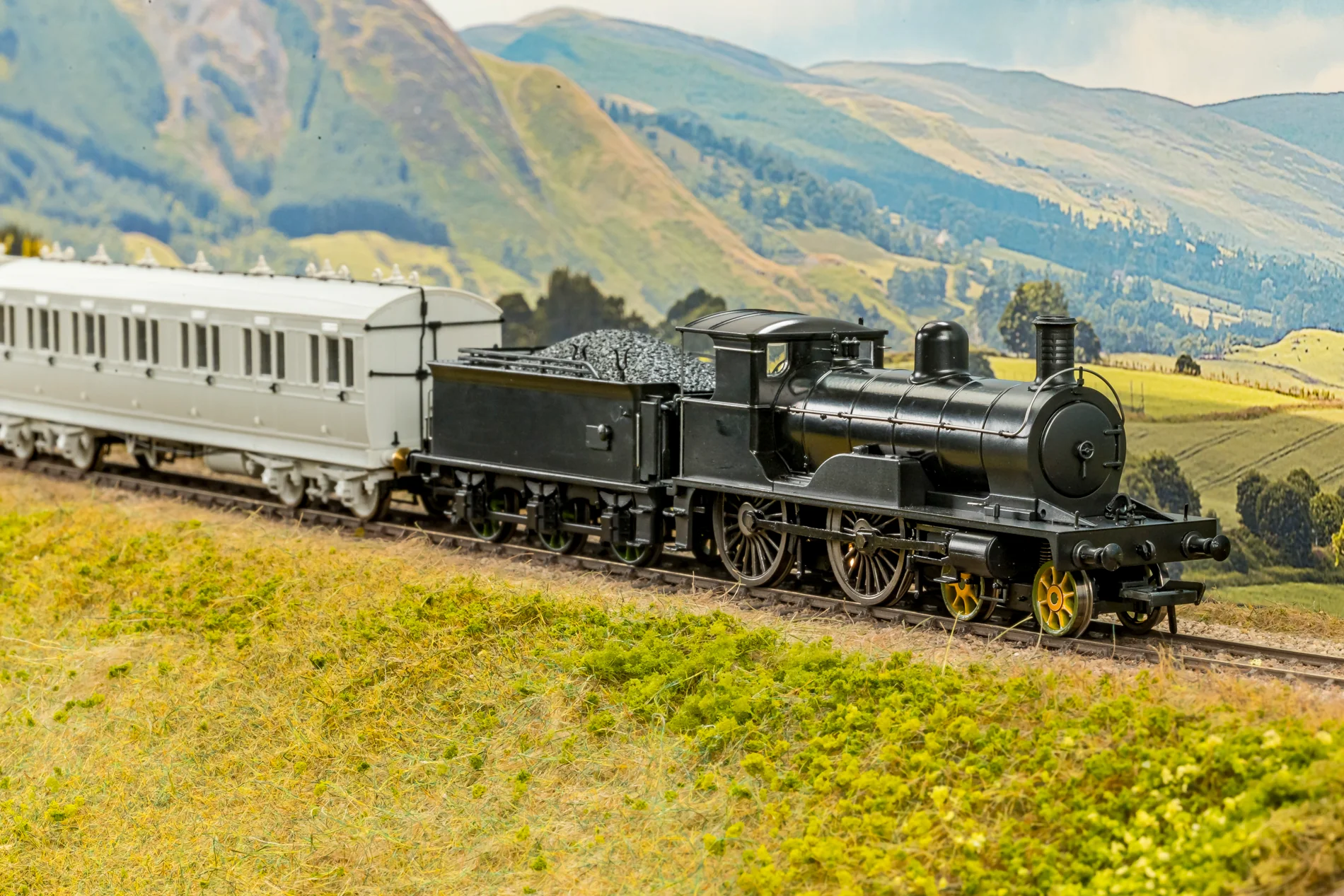 Highland Railway Loch Class 4-4-0 No.14383 'Loch An Dorb' LMS Lined Crimson Steam Locomotive - DCC Sound - Image 9