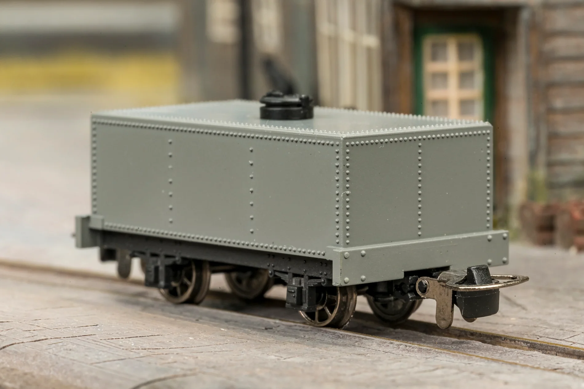 833106 Rectangular Tank - D Thomas Tar Distillers - Image 5
