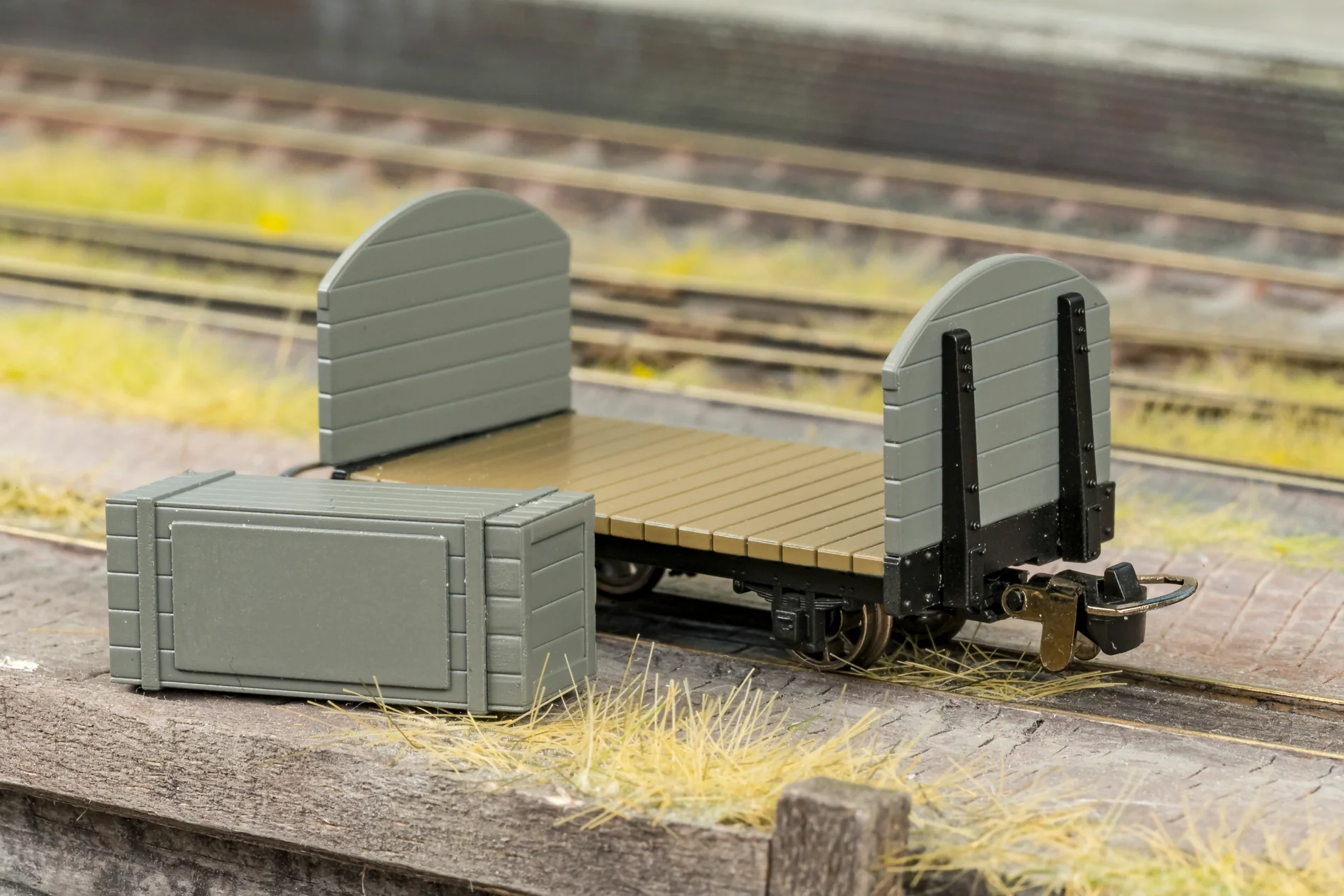 833203 Round Ended Flat - Plain Grey No. 7 (with removable crate) - Image 3