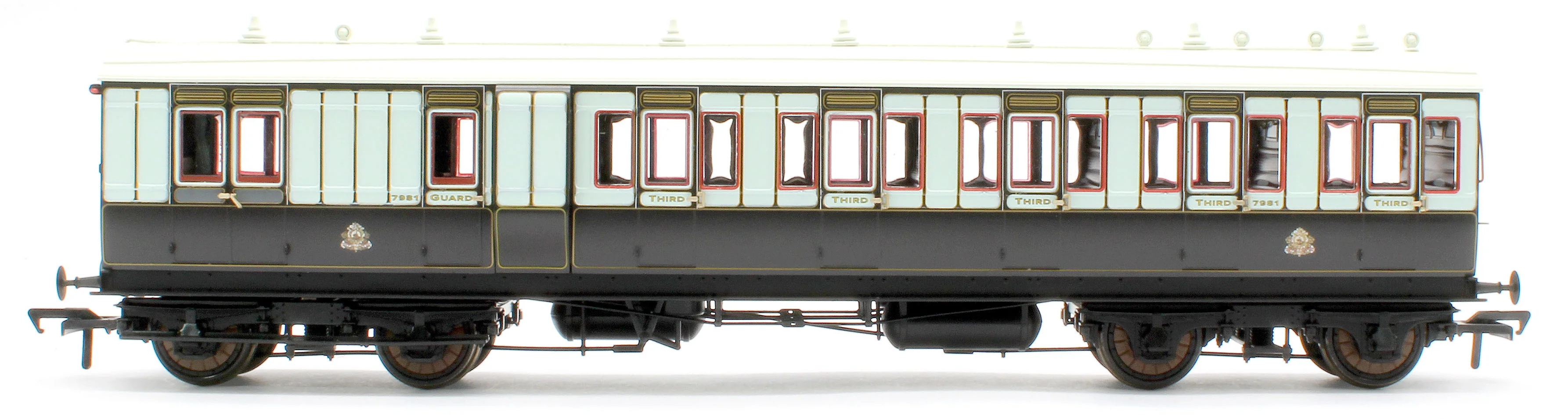 978009 48' LNWR ‘Evolution’ Bogie Coach Non-Corridor Carriage No.7981, No.1234 & No.2914 3-Pack - Image 4