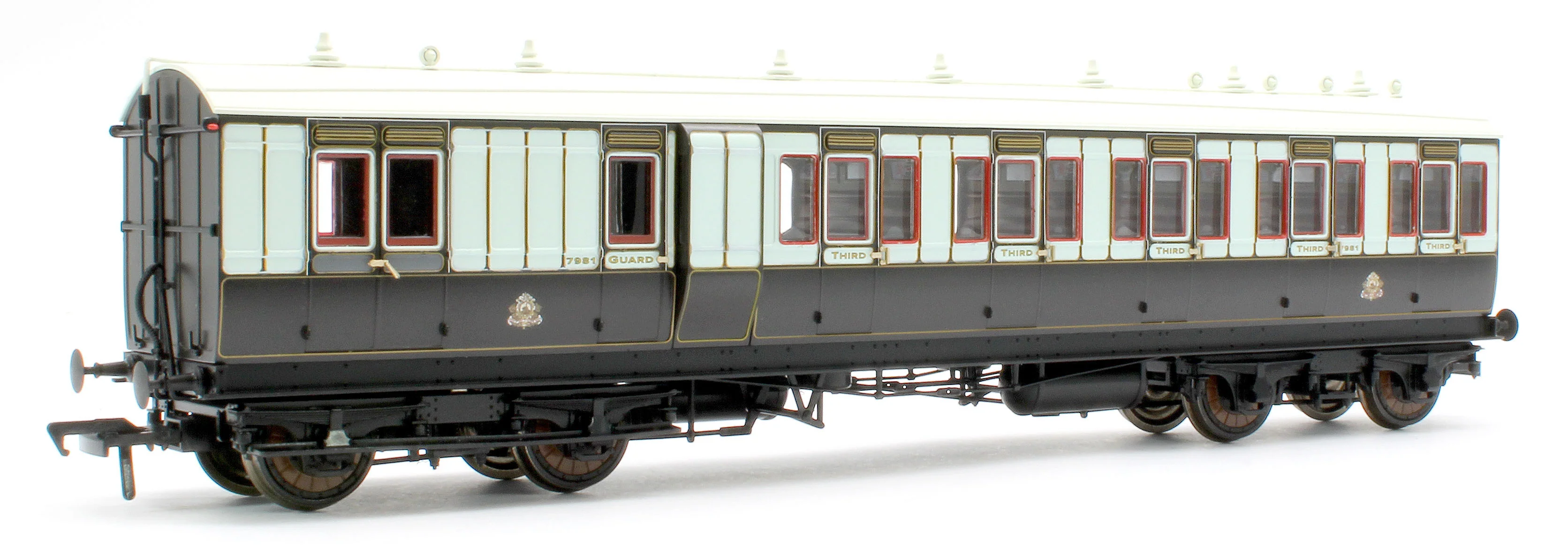 978009 48' LNWR ‘Evolution’ Bogie Coach Non-Corridor Carriage No.7981, No.1234 & No.2914 3-Pack - Image 5