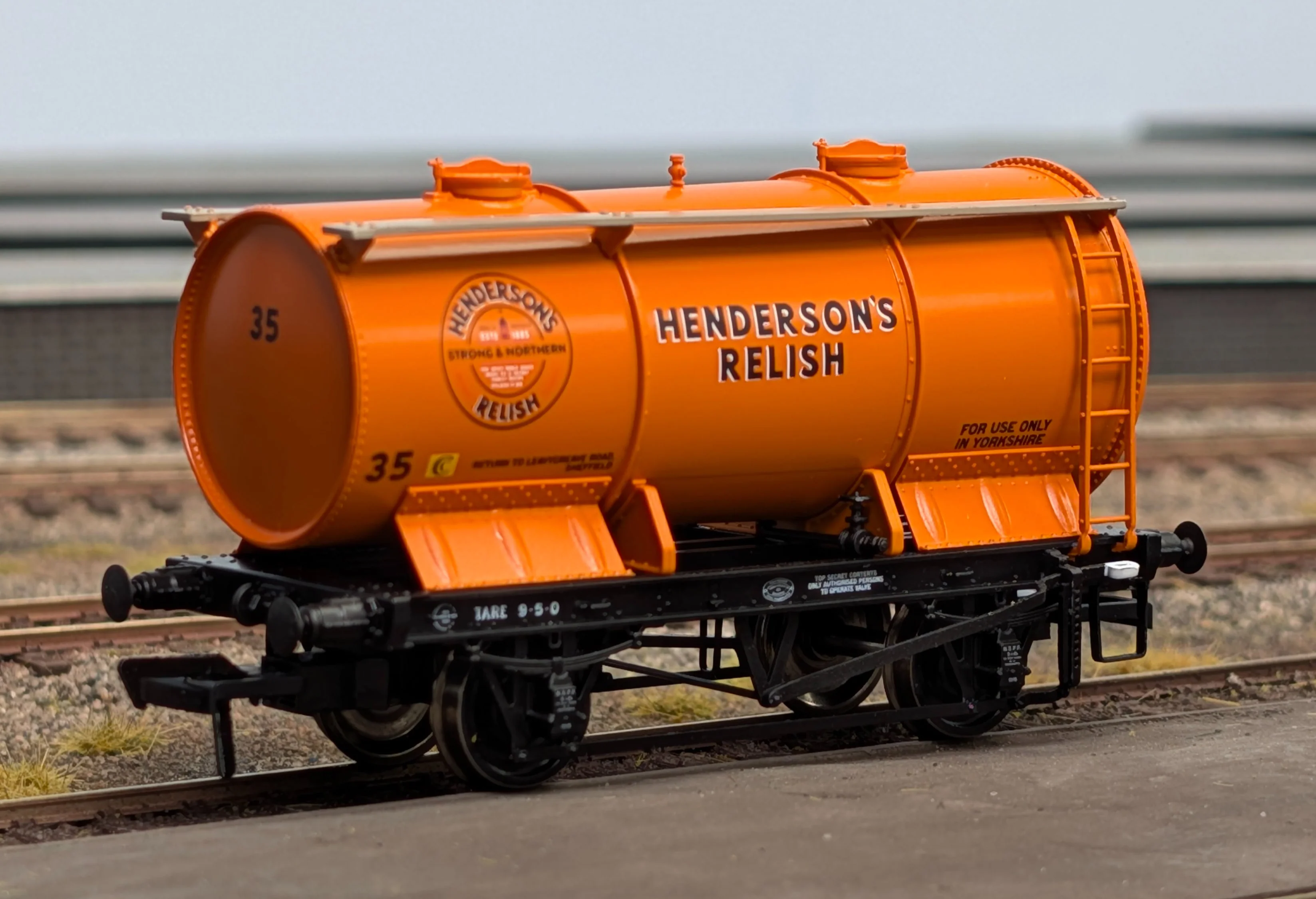 Chemical Tank Wagon - Molasses Tank - BSC Unbranded No.B43 - Image 6