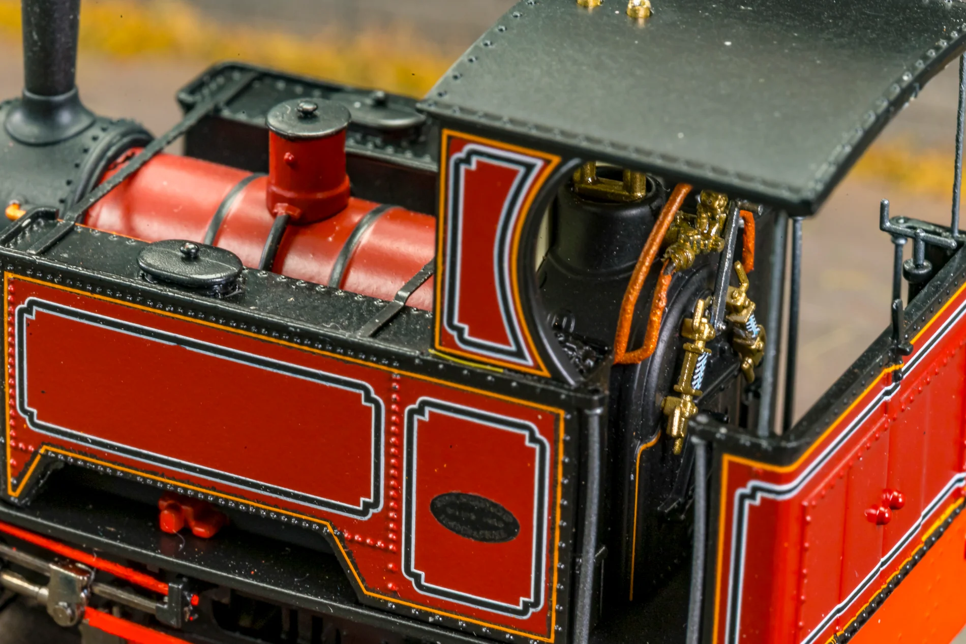 Sirdar Class 0-4-0 Kerr, Stuart & Co. Short-Tank 'What If' - FR Lined Red Steam Locomotive - DCC Fitted - Image 4