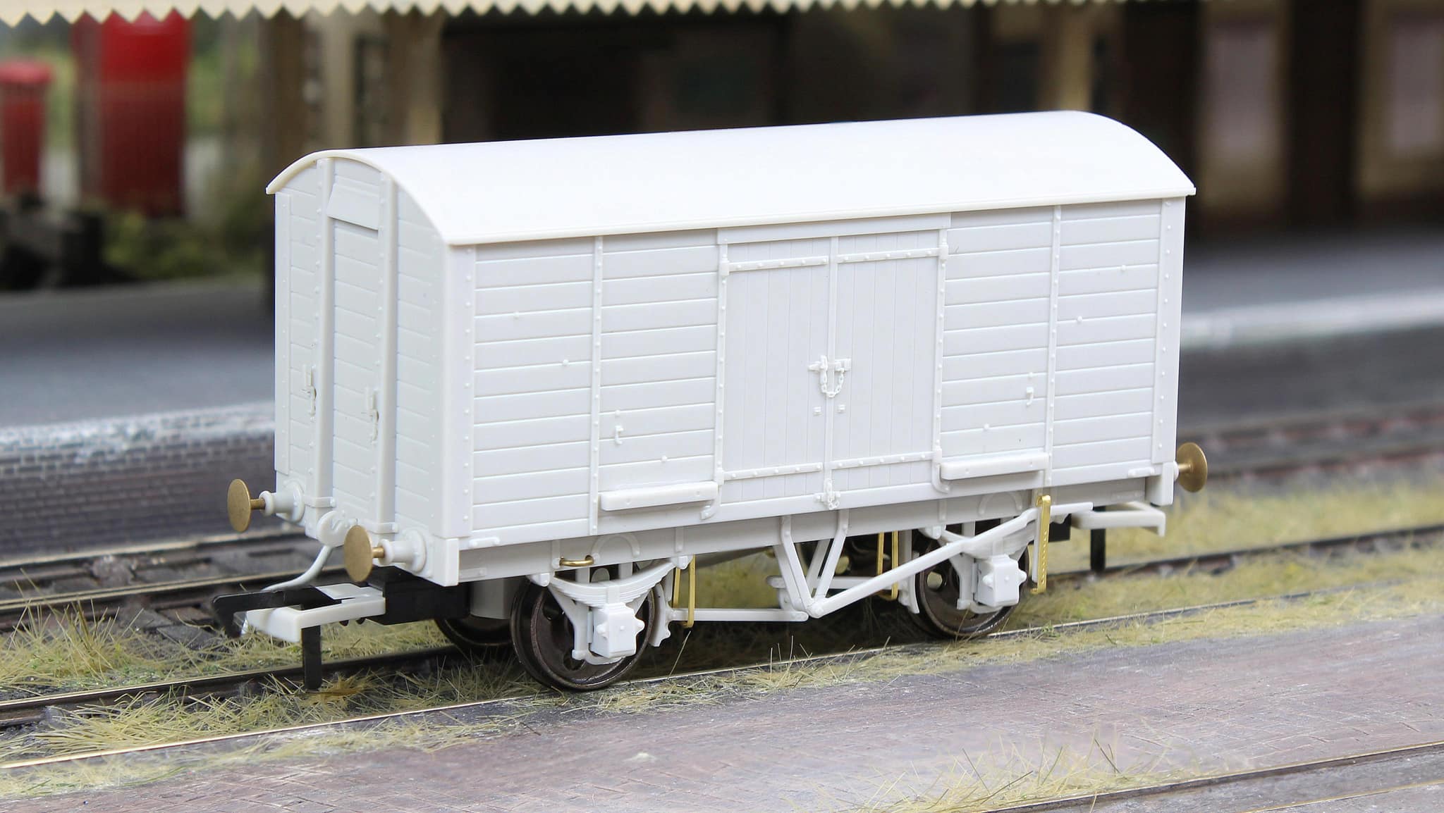 979015 LB&SCR Dia.8-Ton Goods Van BR No.S46680 - Image 3