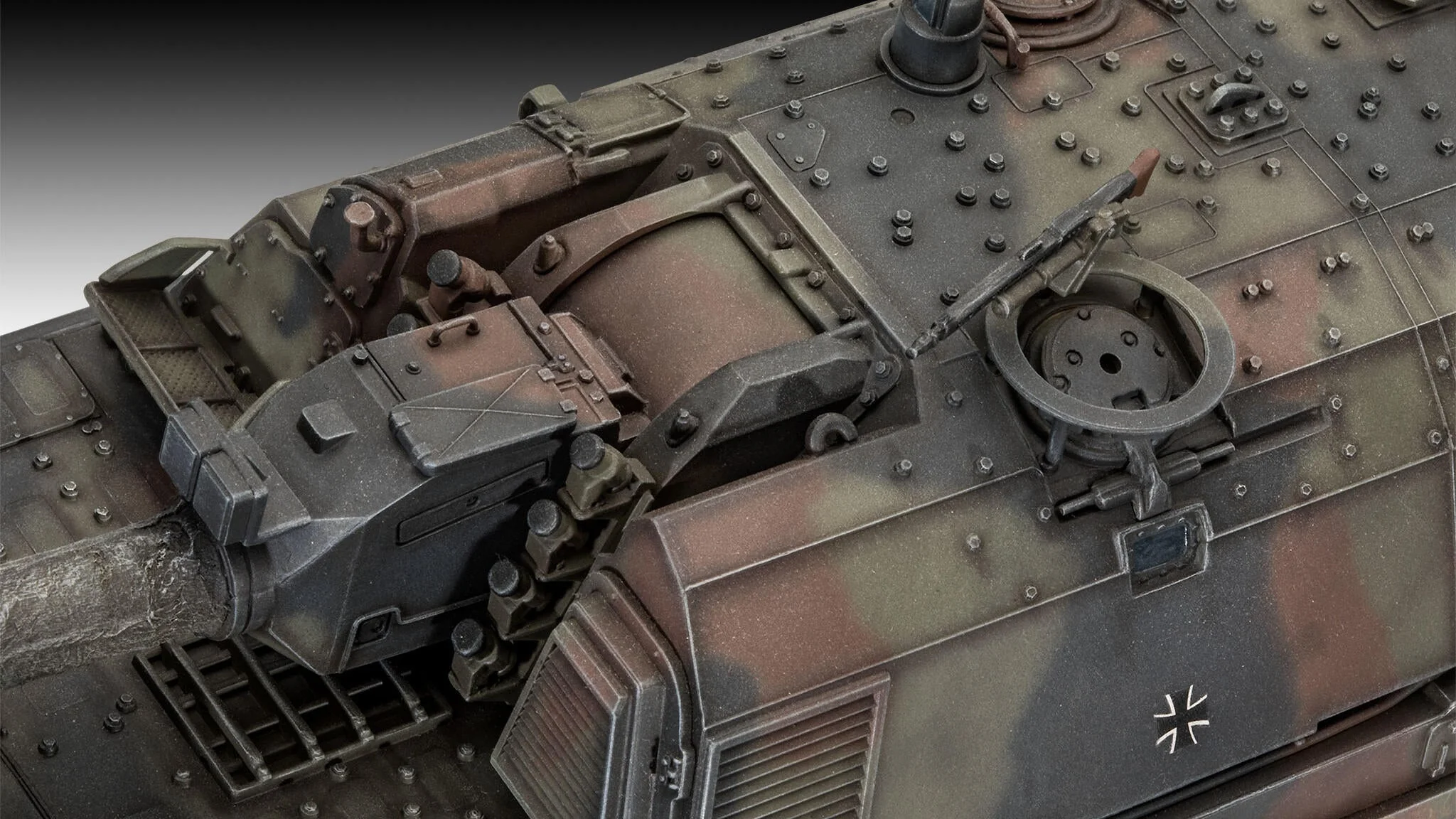 Panzerhaubitze 2000 Model Kit - Image 4