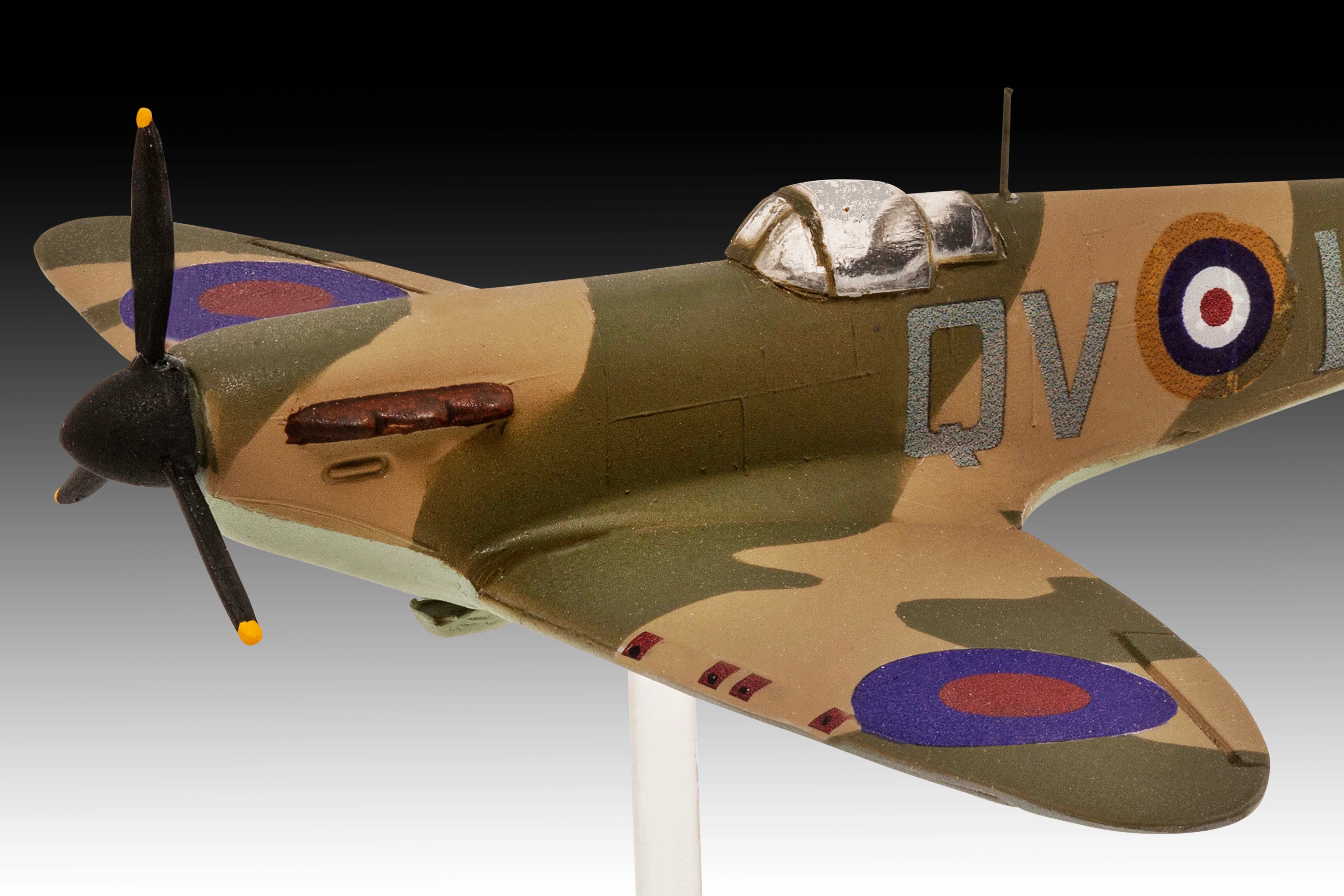 03771 Supermarine Spitfire Mk.Ia & Hawker Hurricane Mk.I Model Kit - Image 5