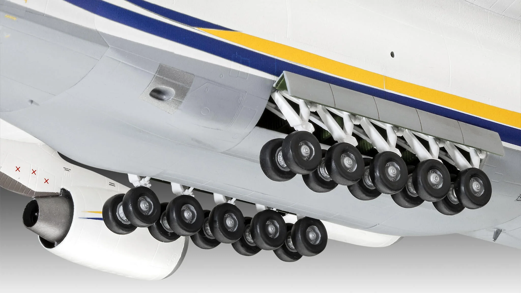 Antonov An-124 "Ruslan" Model Kit - Image 4