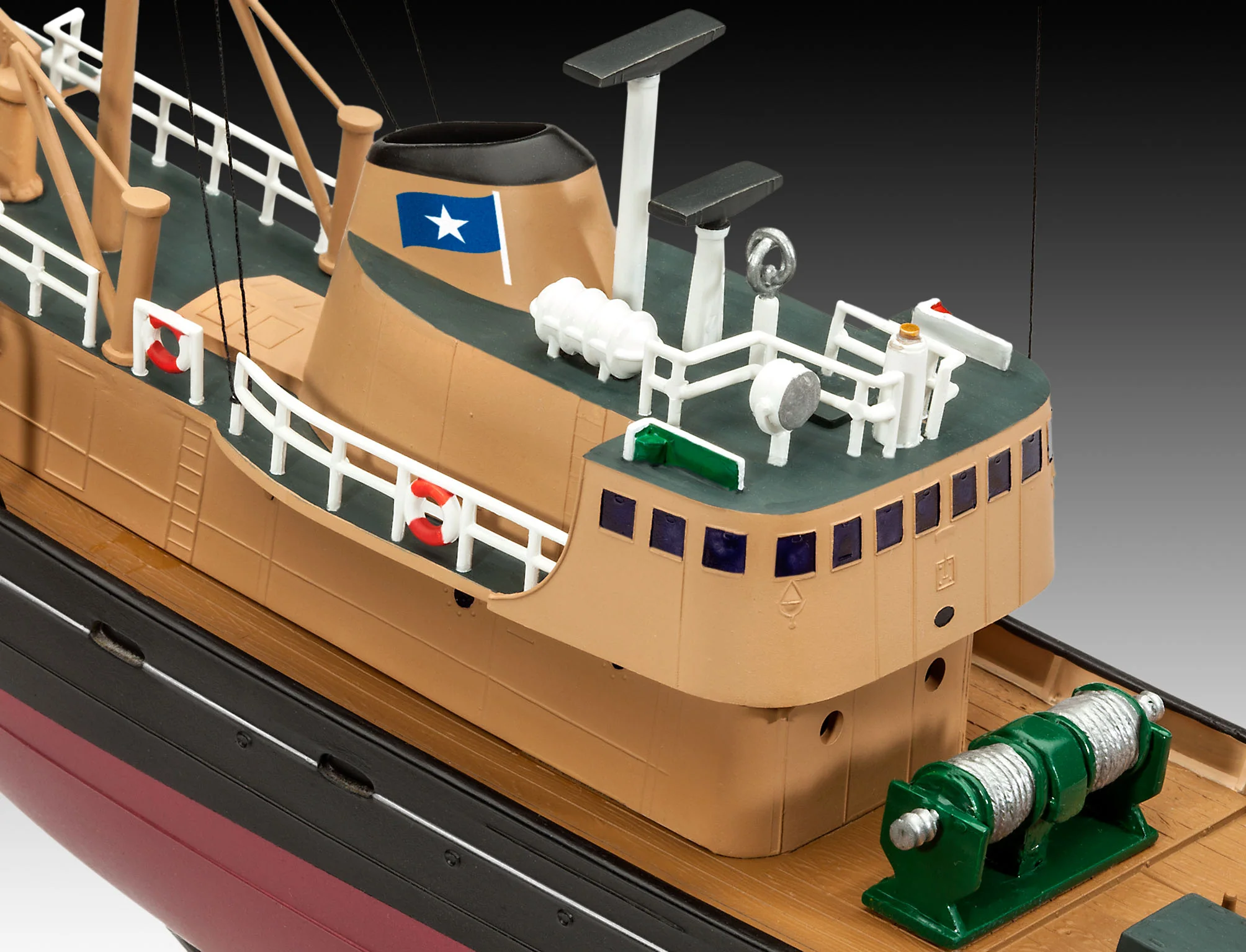 05204 North Sea Trawler (1:142 Scale) Model Kit - Image 3