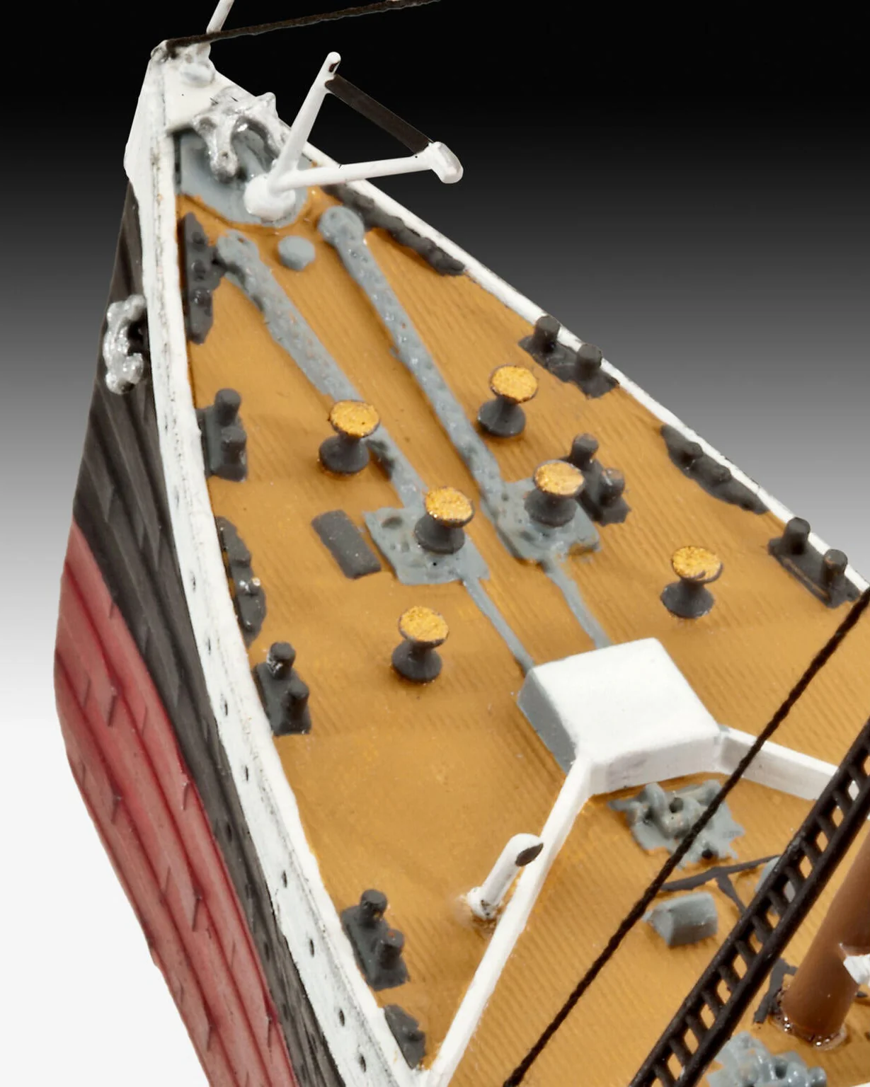 R.M.S. Titanic Model Kit - Image 2