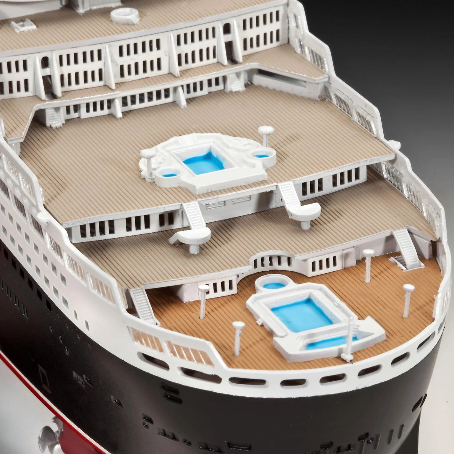 Ocean Liner Queen Mary 2 Model Kit - Image 6