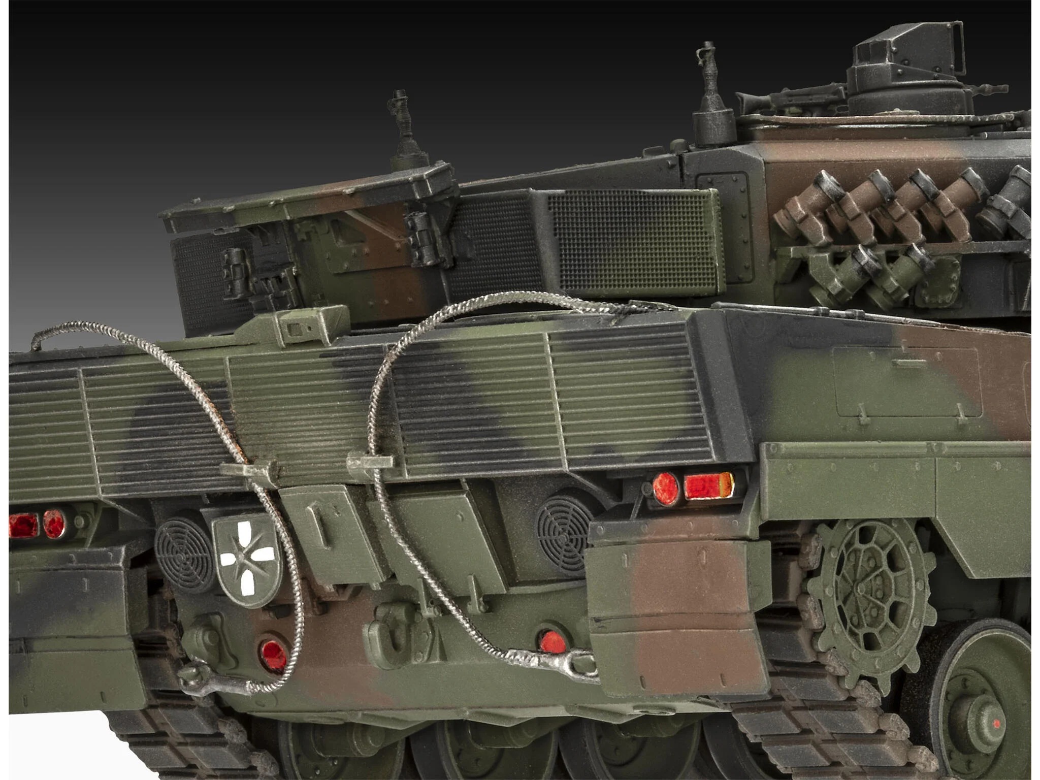 05631 70 years of the German Armed Forces: Leopard 2 A6A2 "Exclusive Edi Model Kit - Image 3